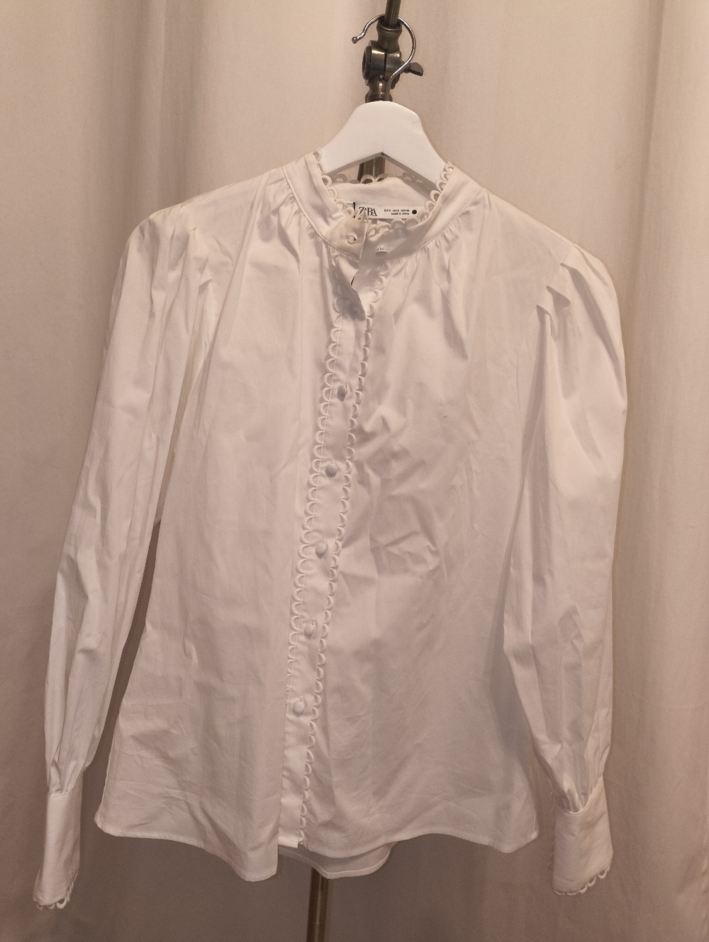 Zara White Scallop-Trim Button Front Blouse
